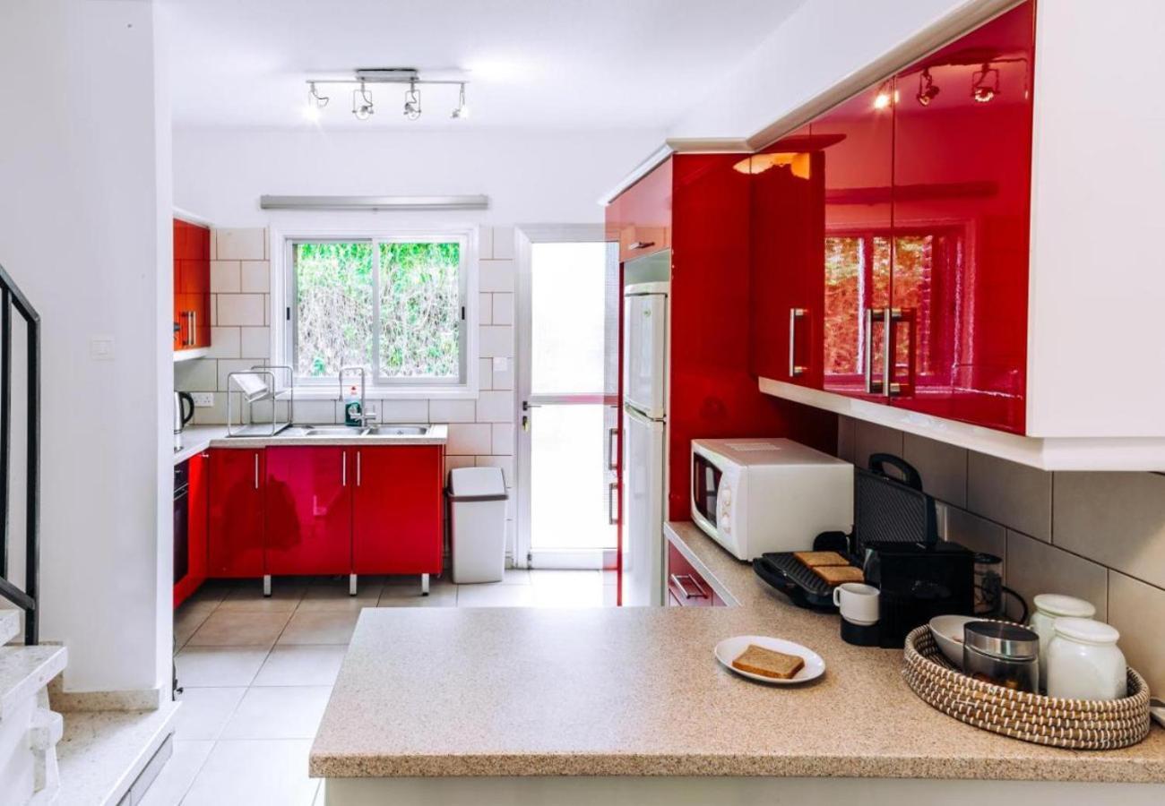 H&O Royal Townhouse In Center Paphos Apartment Exterior photo
